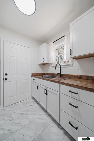 1901 S 28th Street, Lincoln, NE 68502