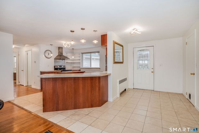 422 South Main Street, West Hartford, CT 06110