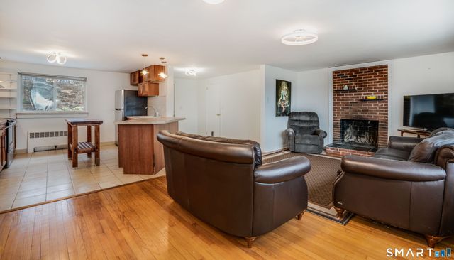 422 South Main Street, West Hartford, CT 06110