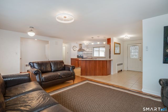 422 South Main Street, West Hartford, CT 06110