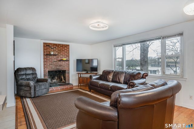 422 South Main Street, West Hartford, CT 06110