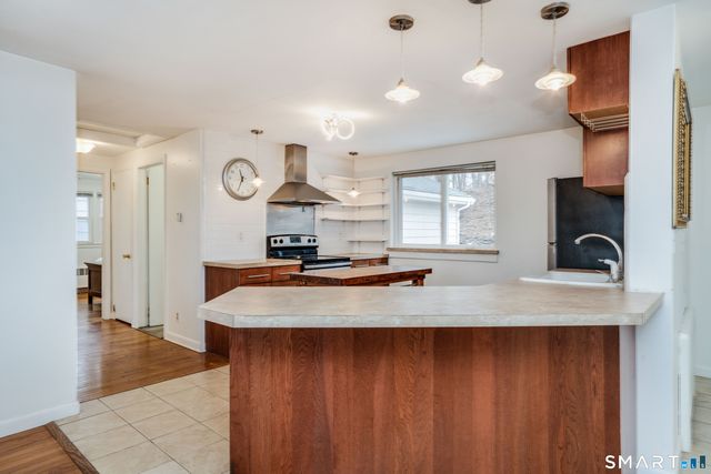 422 South Main Street, West Hartford, CT 06110