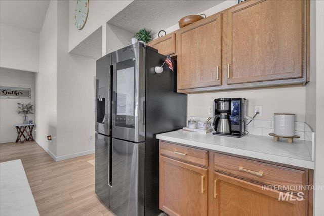 10384 Blackpool Ridge St, Nampa, ID 83687