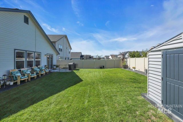 10384 Blackpool Ridge St, Nampa, ID 83687
