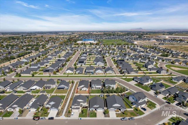 10384 Blackpool Ridge St, Nampa, ID 83687