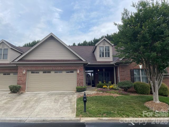 479 26th Avenue NE B, Hickory, NC 28601