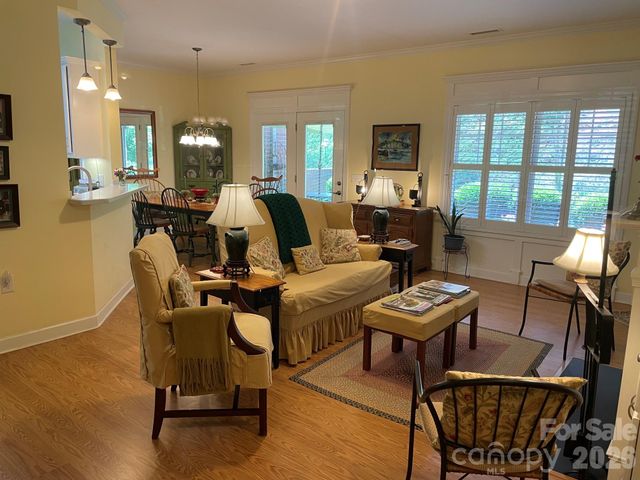 479 26th Avenue NE B, Hickory, NC 28601