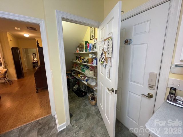 479 26th Avenue NE B, Hickory, NC 28601