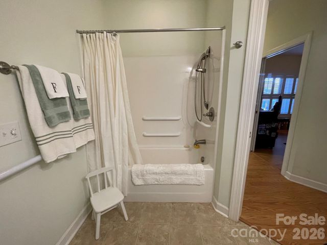 479 26th Avenue NE B, Hickory, NC 28601