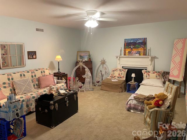 479 26th Avenue NE B, Hickory, NC 28601