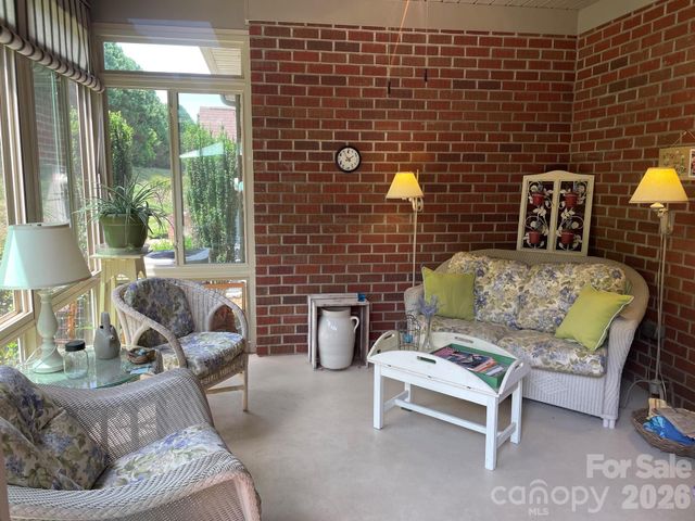 479 26th Avenue NE B, Hickory, NC 28601