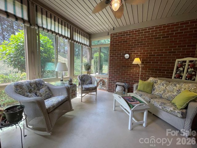 479 26th Avenue NE B, Hickory, NC 28601