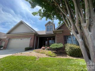 479 26th Avenue NE B, Hickory, NC 28601