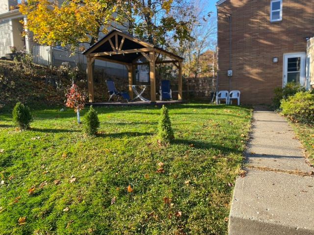 57 Seneca Dr, Mt Lebanon, PA 15228