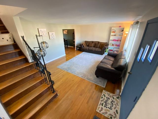 57 Seneca Dr, Mt Lebanon, PA 15228
