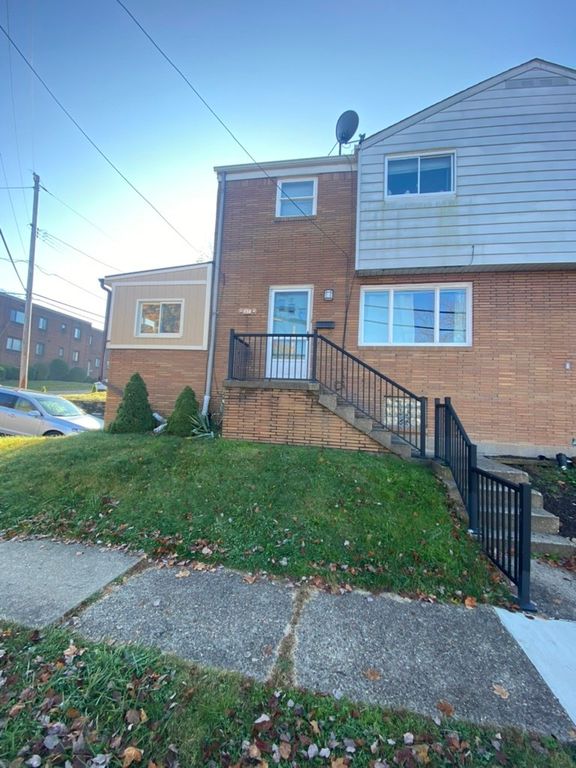 57 Seneca Dr, Mt Lebanon, PA 15228
