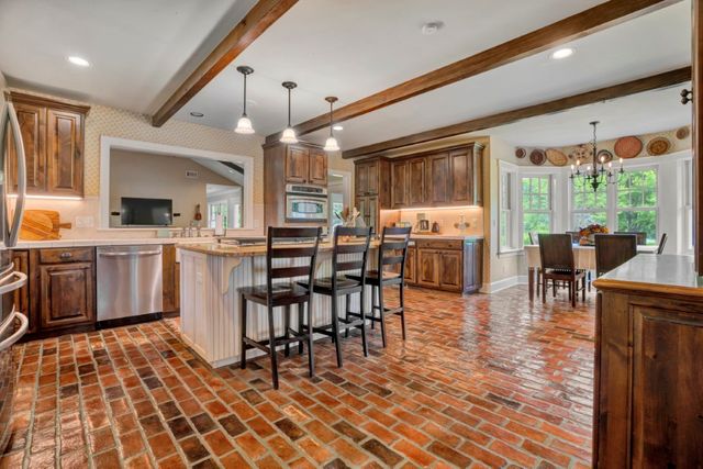 2859 Cedar Hill Drive, Fayetteville, AR 72703