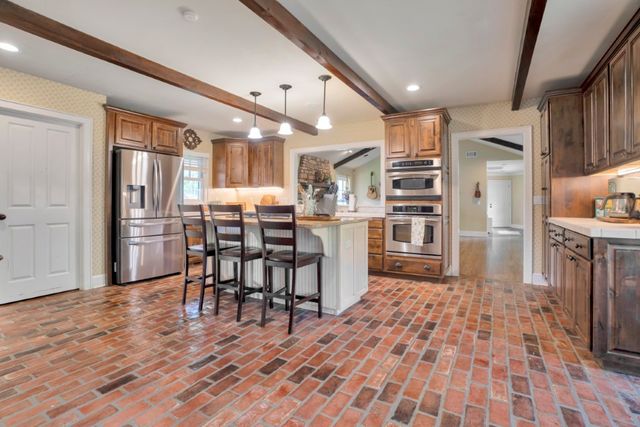 2859 Cedar Hill Drive, Fayetteville, AR 72703