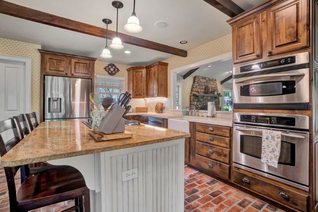 2859 Cedar Hill Drive, Fayetteville, AR 72703