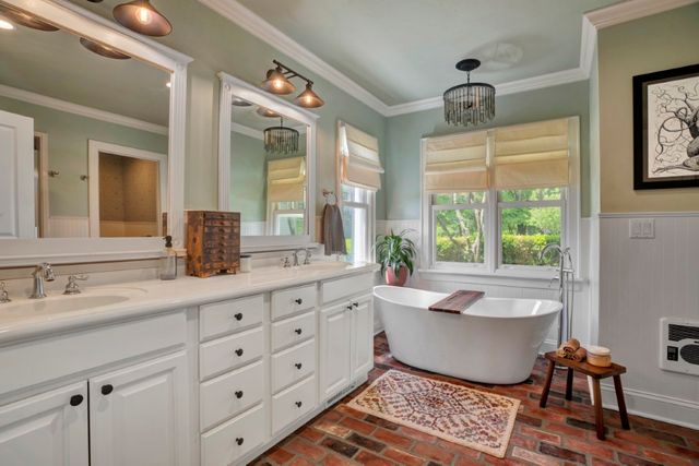 2859 Cedar Hill Drive, Fayetteville, AR 72703