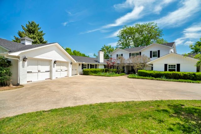 2859 Cedar Hill Drive, Fayetteville, AR 72703