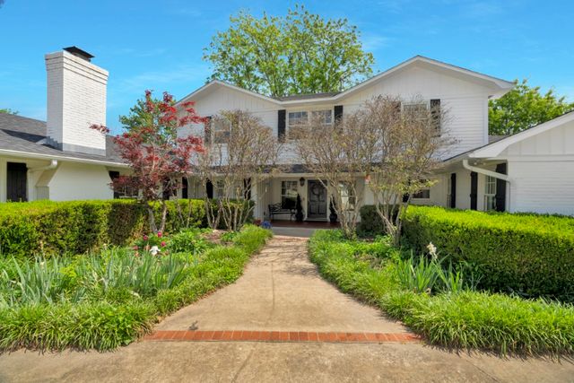 2859 Cedar Hill Drive, Fayetteville, AR 72703