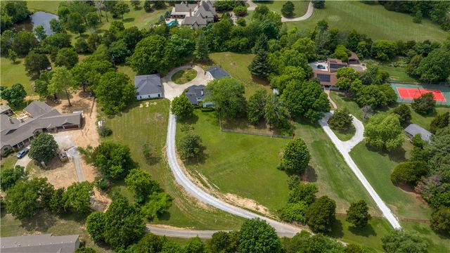 2859 Cedar Hill Drive, Fayetteville, AR 72703