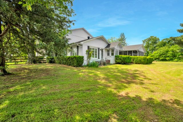 2859 Cedar Hill Drive, Fayetteville, AR 72703