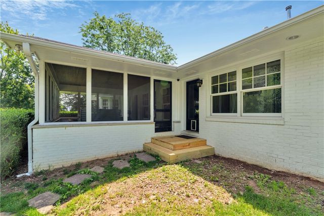 2859 Cedar Hill Drive, Fayetteville, AR 72703