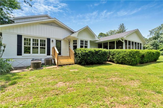 2859 Cedar Hill Drive, Fayetteville, AR 72703