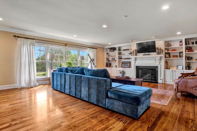 2859 Cedar Hill Drive, Fayetteville, AR 72703