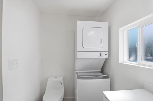 1913 S California St, Stockton, CA 95206