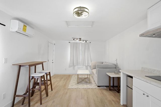 1913 S California St, Stockton, CA 95206