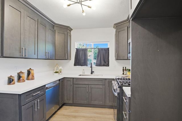 1913 S California St, Stockton, CA 95206