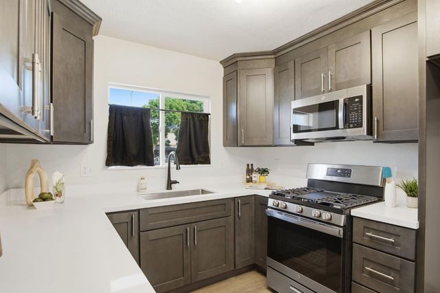 1913 S California St, Stockton, CA 95206