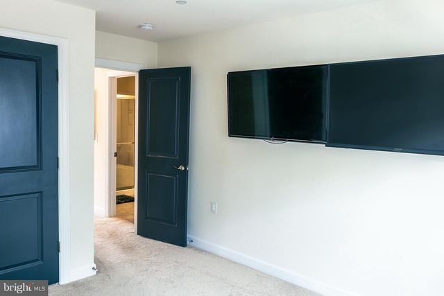 3806 RAINIER DR, Fairfax, VA 22033