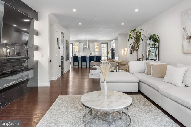 3806 RAINIER DR, Fairfax, VA 22033