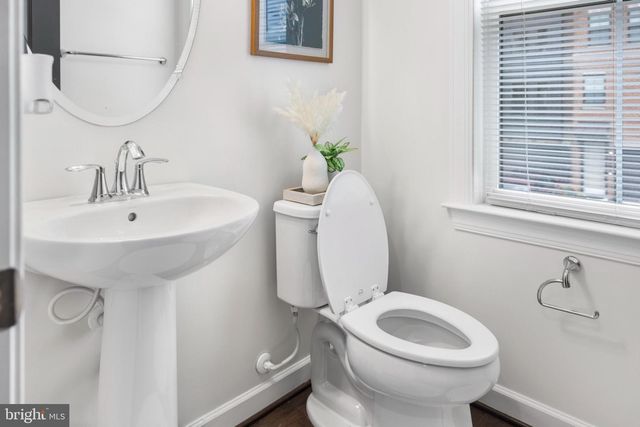 3806 RAINIER DR, Fairfax, VA 22033