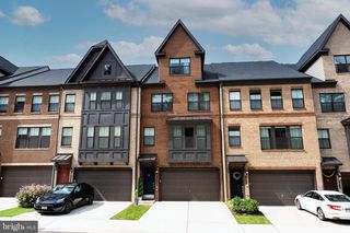 3806 RAINIER DR, Fairfax, VA 22033