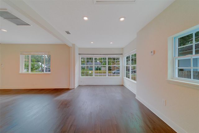 225 36TH AVENUE NE, St Petersburg, FL 33704