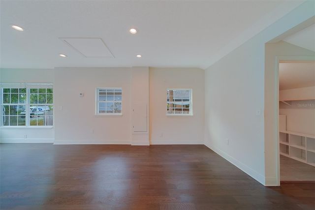 225 36TH AVENUE NE, St Petersburg, FL 33704