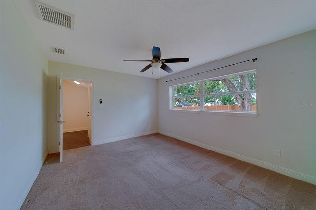 225 36TH AVENUE NE, St Petersburg, FL 33704