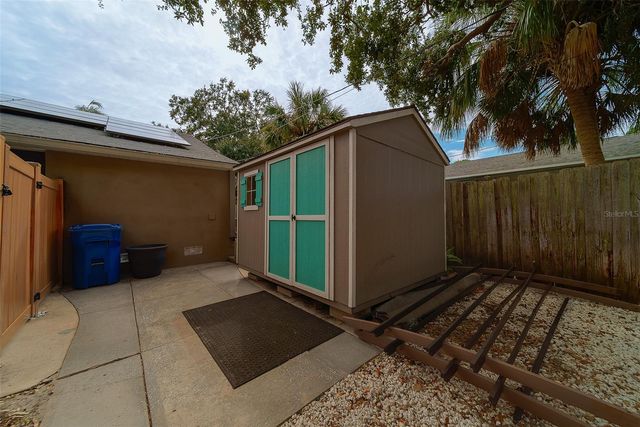 225 36TH AVENUE NE, St Petersburg, FL 33704