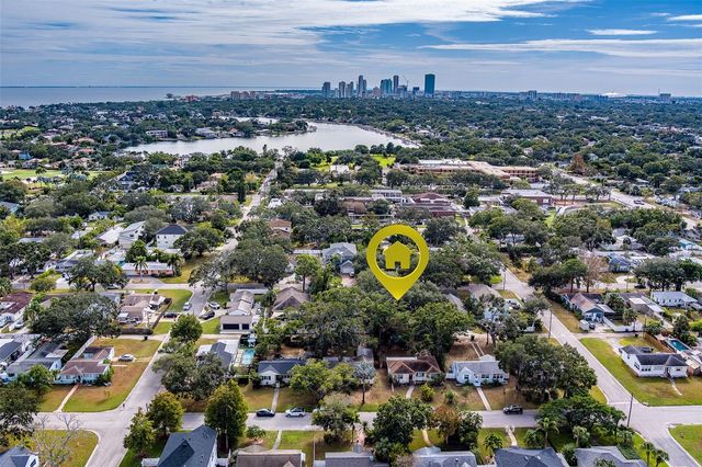 225 36TH AVENUE NE, St Petersburg, FL 33704