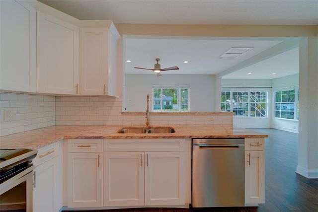 225 36TH AVENUE NE, St Petersburg, FL 33704