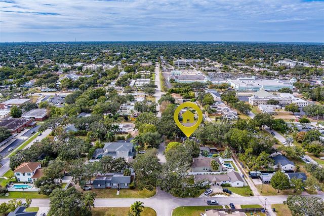 225 36TH AVENUE NE, St Petersburg, FL 33704