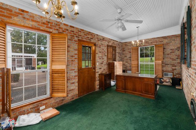 203 Azalea Way, Marshall, TX 75672