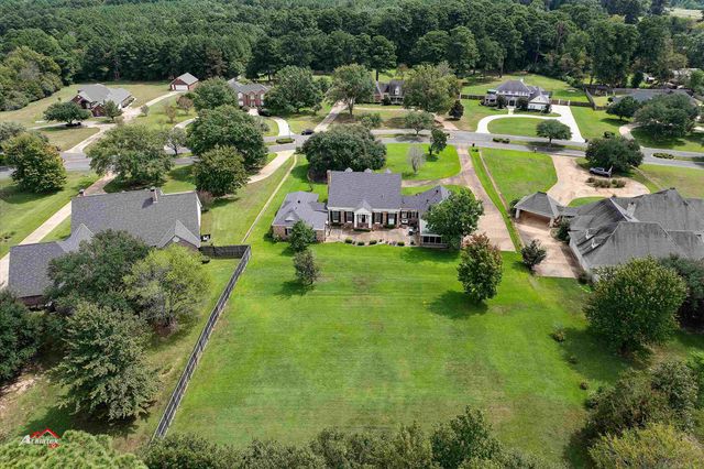 203 Azalea Way, Marshall, TX 75672