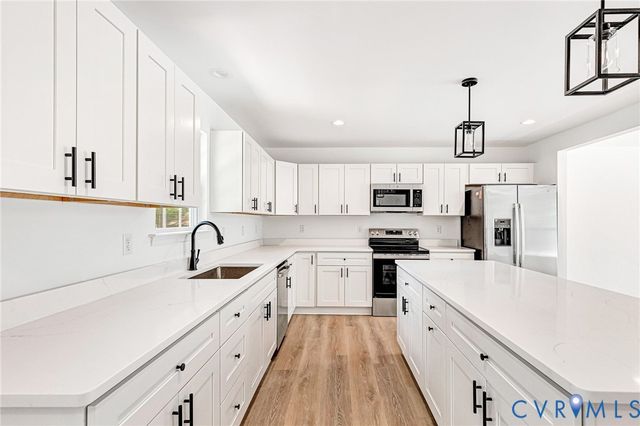 2359 N Waterside Dr, Lanexa, VA 23089