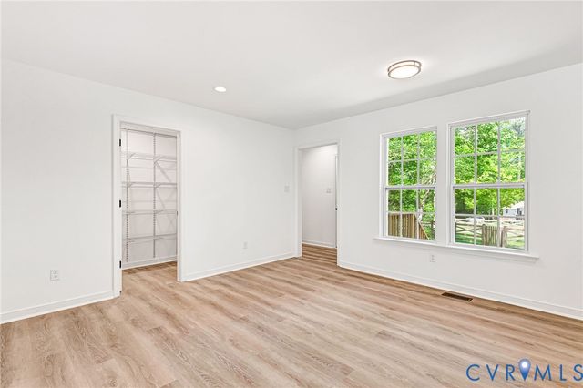 2359 N Waterside Dr, Lanexa, VA 23089